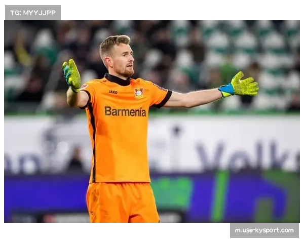 药厂门将频频失误 球迷鼓掌激怒其情绪反弹